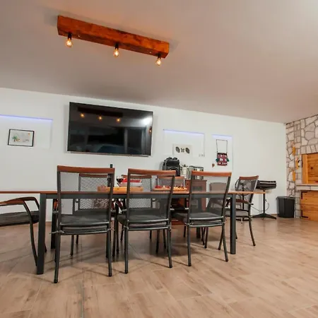 House Leonarda בית נופש אימוטסקי