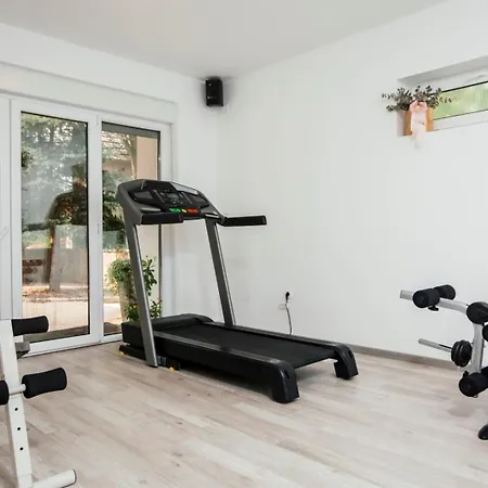 House Leonarda אימוטסקי