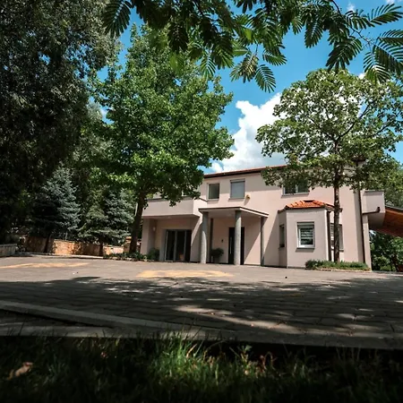 House Leonarda בית נופש