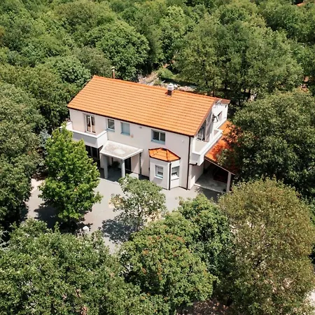 House Leonarda בית נופש *